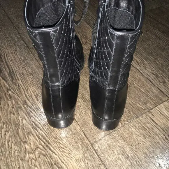 Neiman Marcus Women’s Size 9 Quilted Lace Up Black Boots - Picture 5 of 13
